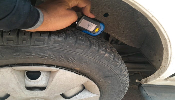 2016 Maruti Eeco 5 STR WITH A/C+HTR, Petrol, Manual, 51,347 km, tyre