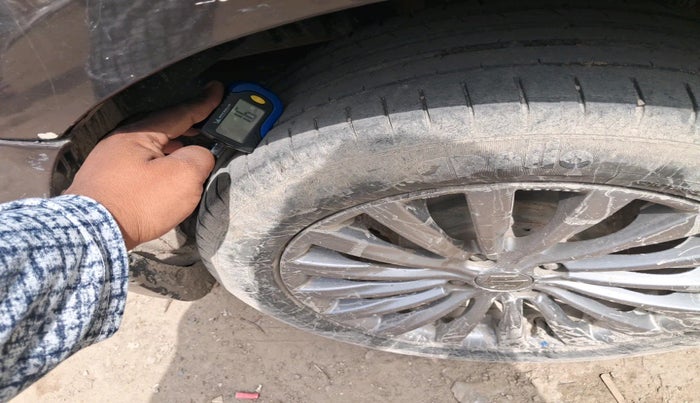 2015 Maruti Ciaz ZDI+, Diesel, Manual, 1,53,331 km, tyre