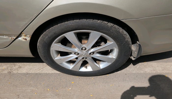 2011 Hyundai Verna FLUIDIC 1.6 VTVT SX, Petrol, Manual, 72,125 km, tyre