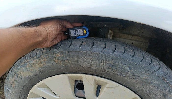 2014 Maruti Swift VXI, Petrol, Manual, 97,774 km, tyre