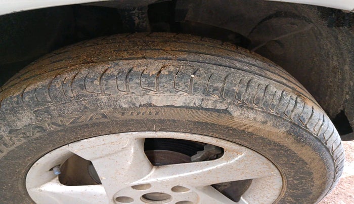 2013 Renault Duster 85 PS RXL DIESEL, Diesel, Manual, 1,52,638 km, tyre