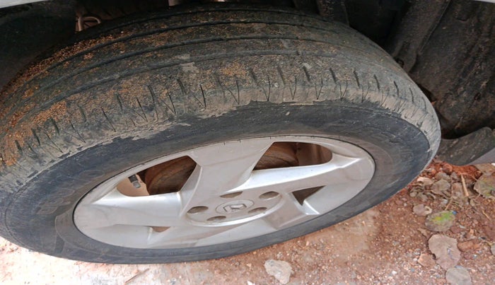 2013 Renault Duster 85 PS RXL DIESEL, Diesel, Manual, 1,52,638 km, tyre