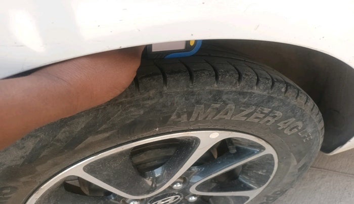 2017 Hyundai Grand i10 SPORTZ (O) AT 1.2 KAPPA VTVT, Petrol, Automatic, 79,527 km, tyre