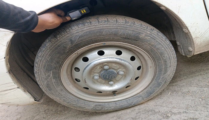 2015 Maruti Wagon R 1.0 LXI, Petrol, Manual, 72,417 km, tyre
