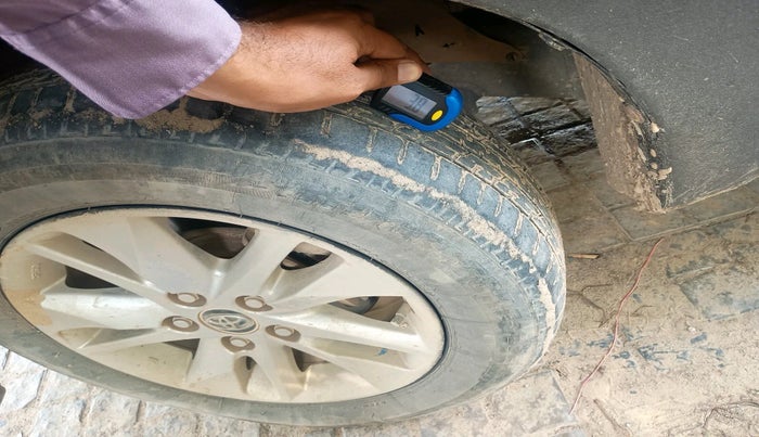 2019 Toyota Innova Crysta 2.8 GX AT 7 STR, Diesel, Automatic, 76,906 km, tyre