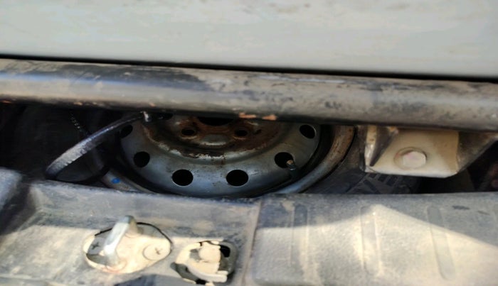 2015 Maruti Wagon R 1.0 LXI CNG, Petrol, Manual, 1,00,538 km, tyre