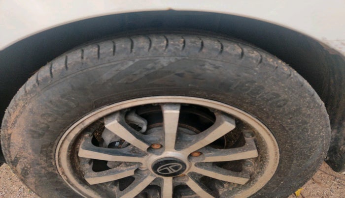 2022 Tata Tiago XZ PETROL, Petrol, Manual, 62,385 km, tyre