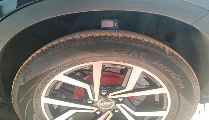 2023 Hyundai VENUE S 1.2, Petrol, Manual, 50,635 km, tyre