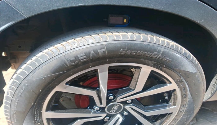 2023 Hyundai VENUE S 1.2, Petrol, Manual, 50,635 km, tyre