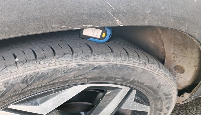 2021 Hyundai ALCAZAR PRESTIGE(O) 1.5 AT 7STR, Diesel, Automatic, 68,445 km, tyre