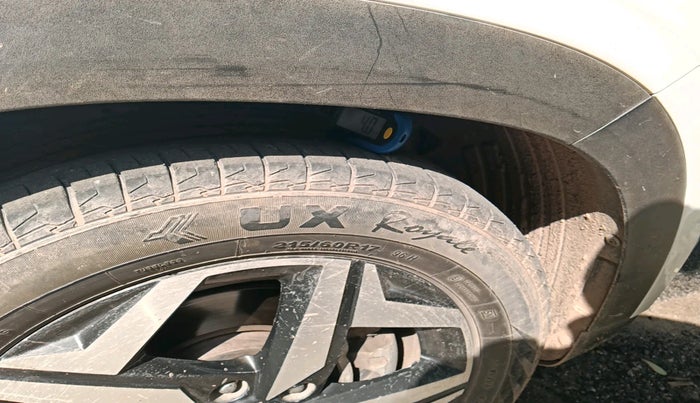 2021 Hyundai ALCAZAR PRESTIGE(O) 1.5 AT 7STR, Diesel, Automatic, 68,445 km, tyre