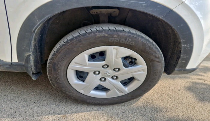 2021 Hyundai VENUE S 1.2, Petrol, Manual, 85,368 km, tyre