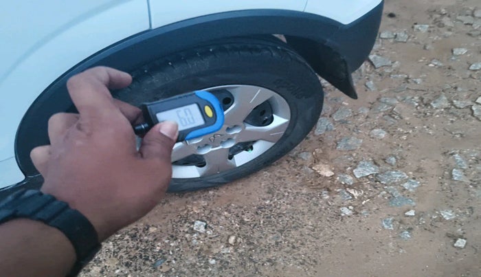 2023 Mahindra XUV300 W6 1.2 PETROL, Petrol, Manual, 12,848 km, tyre