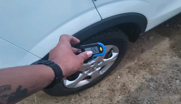 2023 Mahindra XUV300 W6 1.2 PETROL, Petrol, Manual, 12,848 km, tyre