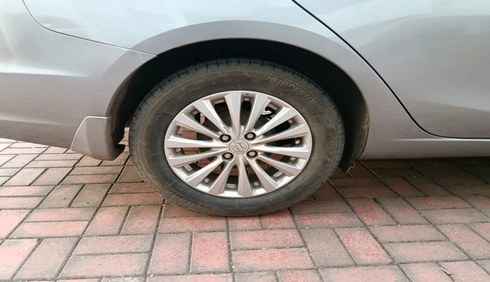 2020 Maruti Ciaz DELTA 1.5 SHVS MT PETROL, Petrol, Manual, 65,894 km, tyre