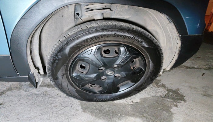 2023 Tata PUNCH ACCOMPLISHED AMT, Petrol, Automatic, 17,262 km, tyre