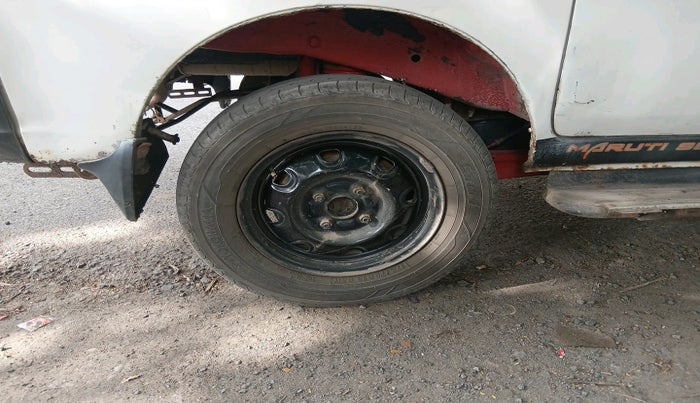 2015 Maruti Eeco 5 STR WITH A/C+HTR CNG, Petrol, Manual, 1,60,774 km, tyre