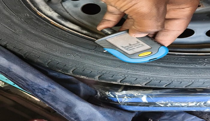 2016 Hyundai Grand i10 SPORTZ 1.2 KAPPA VTVT, Petrol, Manual, 27,889 km, tyre