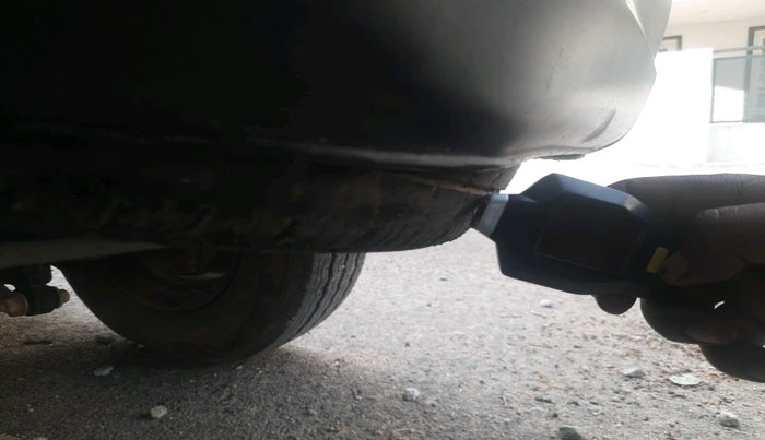 2010 Maruti Eeco 5 STR, Petrol, Manual, 80,985 km, tyre