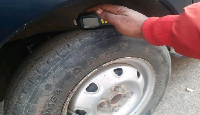 2010 Maruti Eeco 5 STR, Petrol, Manual, 80,985 km, tyre