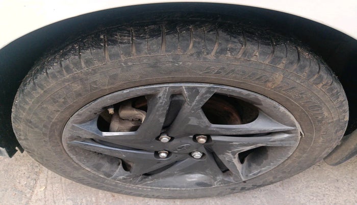 2021 Hyundai NEW I20 SPORTZ 1.2 AT, Petrol, Automatic, 54,825 km, tyre