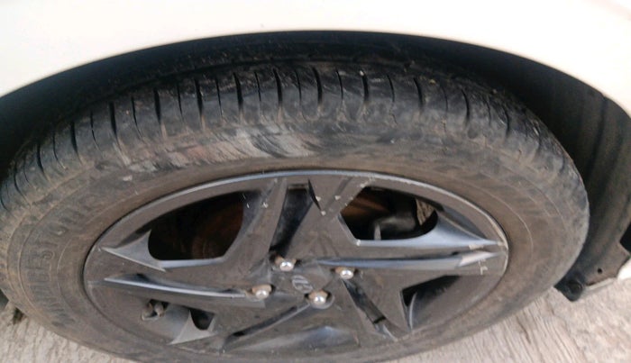 2021 Hyundai NEW I20 SPORTZ 1.2 AT, Petrol, Automatic, 54,825 km, tyre