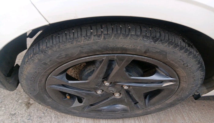 2021 Hyundai NEW I20 SPORTZ 1.2 AT, Petrol, Automatic, 54,825 km, tyre