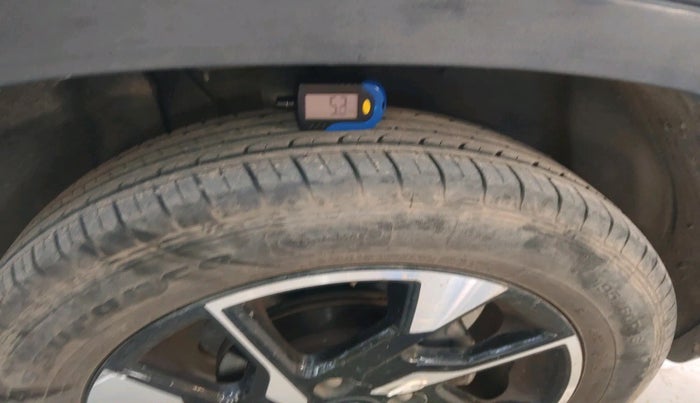 2023 Tata PUNCH ACCOMPLISHED AMT, Petrol, Automatic, 28,184 km, tyre