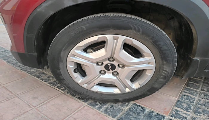 2022 KIA SONET HTK PLUS 1.0 IMT, Petrol, Manual, 28,509 km, tyre