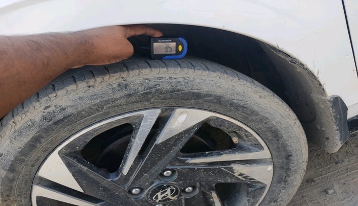 2023 Hyundai NEW I20 ASTA 1.2 MT, Petrol, Manual, 38,975 km, tyre