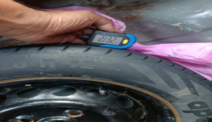 2015 Maruti Alto 800 LXI, Petrol, Manual, 79,291 km, tyre