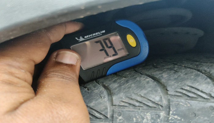 2015 Hyundai Creta SX (O) 1.6 DIESEL, Diesel, Manual, 1,48,789 km, tyre