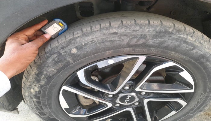 2024 KIA CARENS PRESTIGE 1.5 DIESEL 7 STR, Diesel, Manual, 47,308 km, tyre