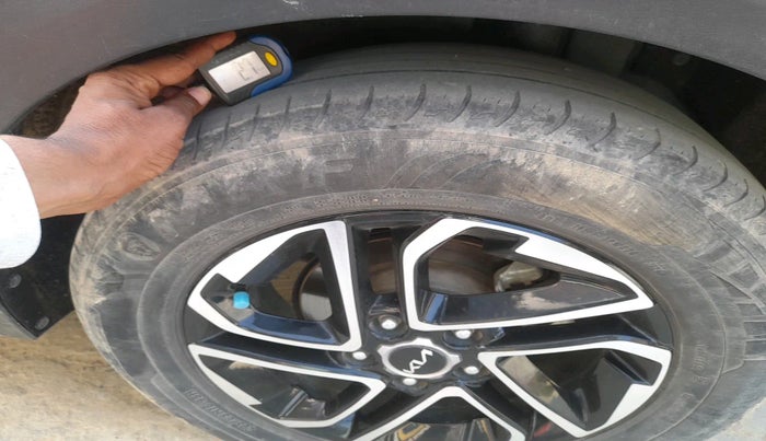 2024 KIA CARENS PRESTIGE 1.5 DIESEL 7 STR, Diesel, Manual, 47,308 km, tyre