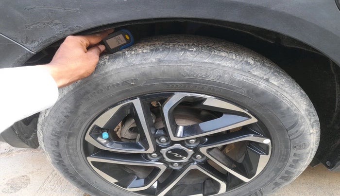 2024 KIA CARENS PRESTIGE 1.5 DIESEL 7 STR, Diesel, Manual, 47,308 km, tyre