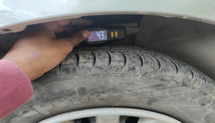 2011 Mahindra Verito 1.5 D6, Diesel, Manual, 1,65,525 km, tyre