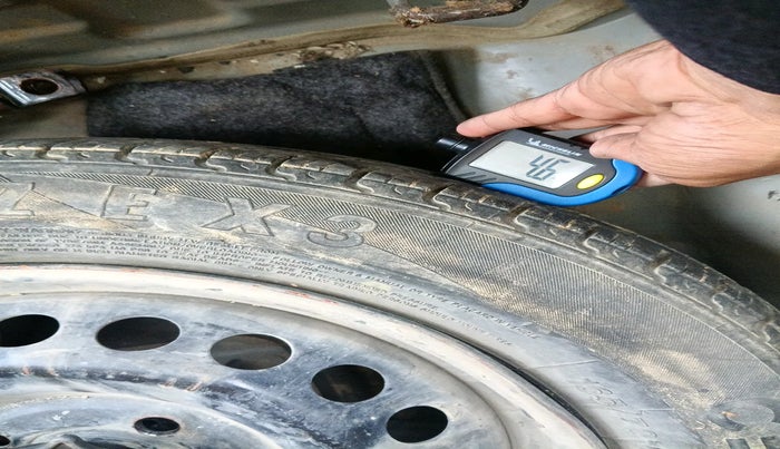 2016 Hyundai Grand i10 SPORTZ 1.2 KAPPA VTVT, Petrol, Manual, 1,41,437 km, tyre