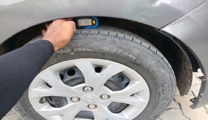 2016 Hyundai Grand i10 SPORTZ 1.2 KAPPA VTVT, Petrol, Manual, 1,41,437 km, tyre