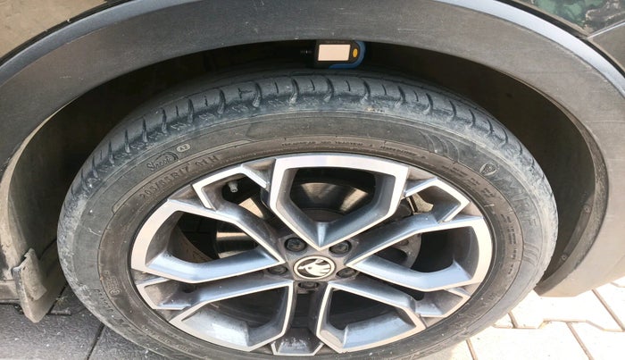 2021 Skoda KUSHAQ STYLE 1.0L TSI MT, Petrol, Manual, 36,514 km, tyre
