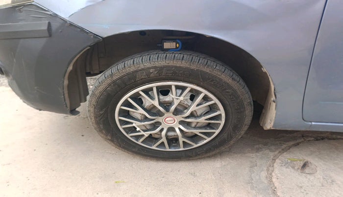 2011 Maruti Wagon R 1.0 LXI CNG, Petrol, Manual, 1,18,910 km, tyre