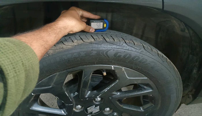 2023 Maruti FRONX DELTA PLUS 1.2L AGS, Petrol, Automatic, 14,000 km, tyre