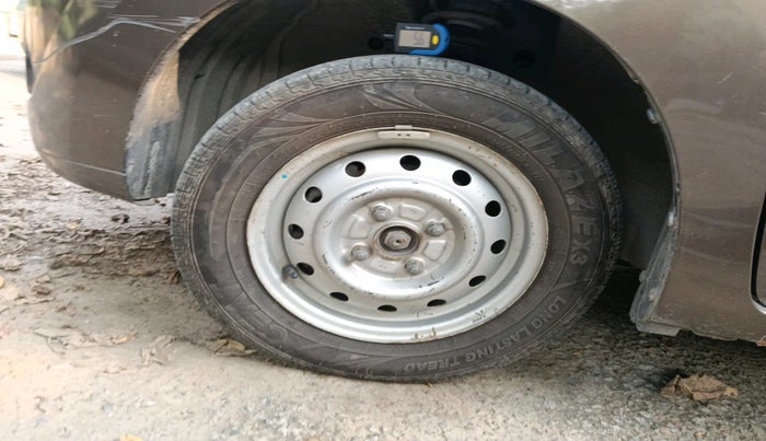 2012 Maruti Wagon R 1.0 LXI CNG, Petrol, Manual, 1,17,738 km, tyre