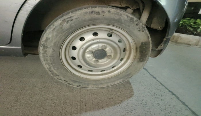 2012 Maruti Wagon R 1.0 LXI, Petrol, Manual, 1,11,465 km, tyre