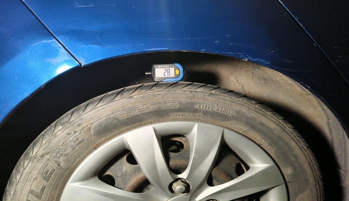 2013 Hyundai Eon MAGNA +, Petrol, Manual, 52,419 km, tyre