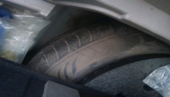 2021 Mahindra XUV300 W8 (O) 1.5 DIESEL AMT, Diesel, Automatic, 85,097 km, tyre