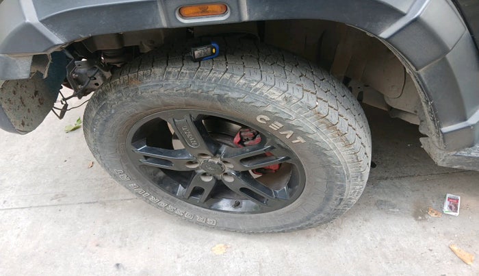 2021 Mahindra Thar LX D AT 4WD HT, Diesel, Automatic, 63,715 km, tyre
