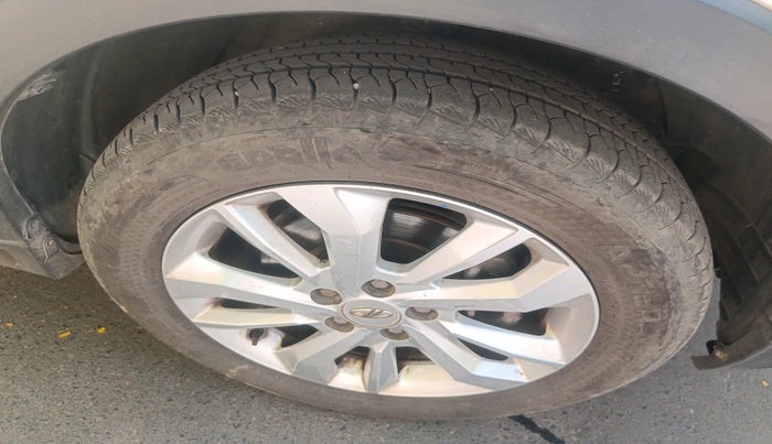 2019 Mahindra XUV300 W8 1.5 DIESEL, Diesel, Manual, 1,17,403 km, tyre