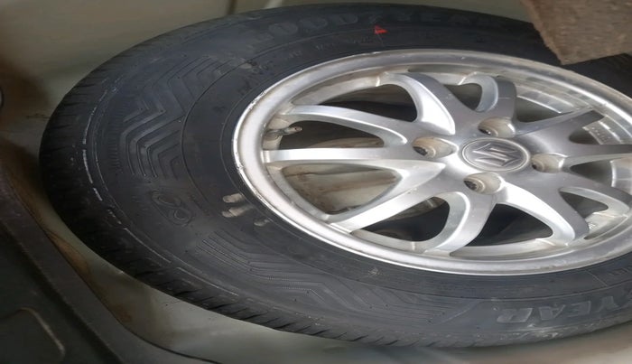 2013 Maruti Swift Dzire VXI, Petrol, Manual, 82,208 km, tyre
