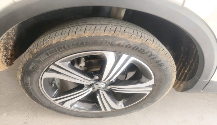 2023 MG ASTOR SHARP 1.5 MT, Petrol, Manual, 30,201 km, tyre