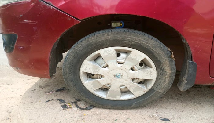2013 Maruti Wagon R 1.0 LXI CNG, Petrol, Manual, 1,05,634 km, tyre